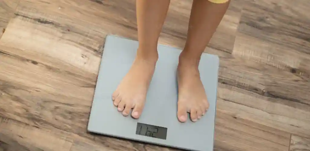 운동했는데 왜 몸무게가 늘었을까? 다이어트 중 흔한 오해 5 다이어트 중 여성의 체지방은 줄고 근육량은 늘어나면서 몸매가 탄탄해지는 과정