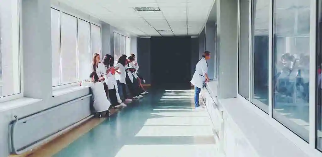 불면증과 수면장애의 고통 방치하면 안되요. 5 수면장애는 전문상담을 받아야합니다.