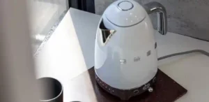 집에서 쓰는 커피포트는 깨끗할까? 주기적으로 관리하자.